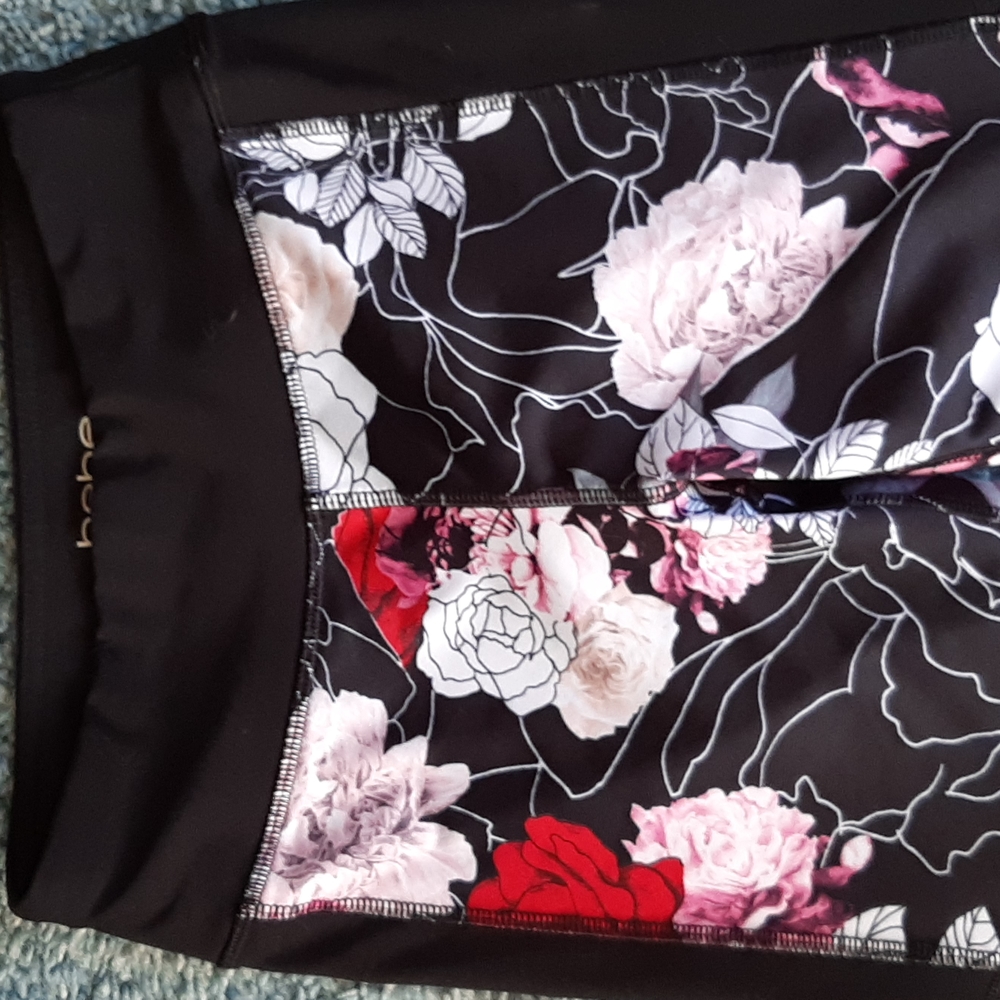 BeBe Sport Capri Pants - Picture 2 of 5